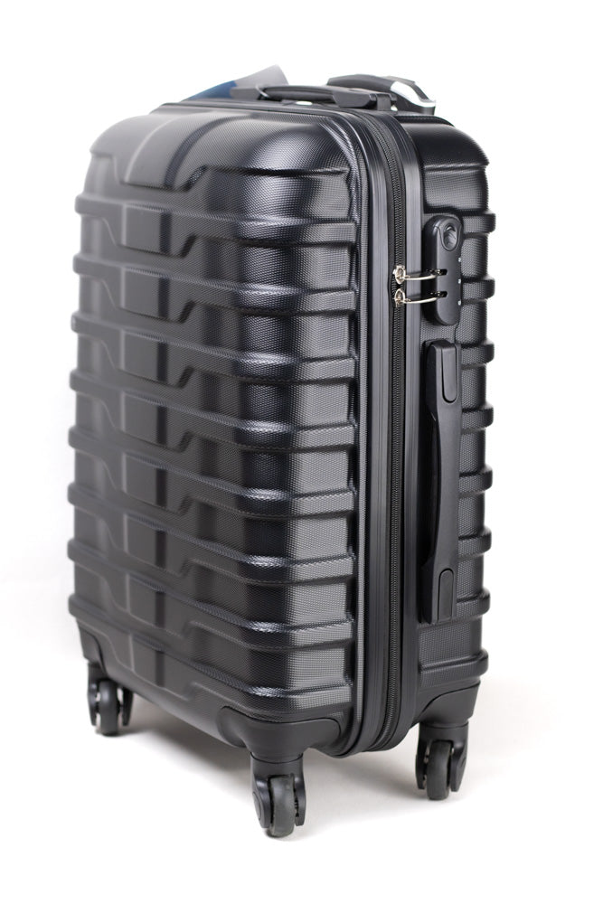 Maletas con pruebas de calidad y ruedas resistentes