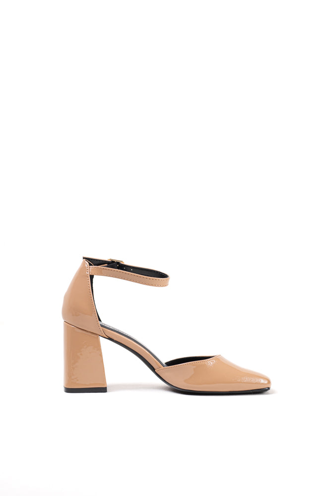 Zapatos de tacón con correa para mujer en charol beige, glamour sofisticado, perfectos para cualquier evento especial