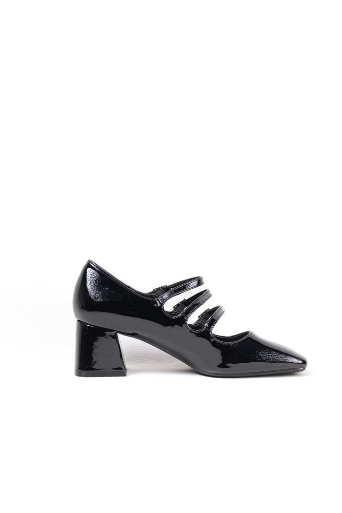 Zapatos de tacón rojo charol para mujer, triple hebilla, estilo audaz y elegante para eventos destacados