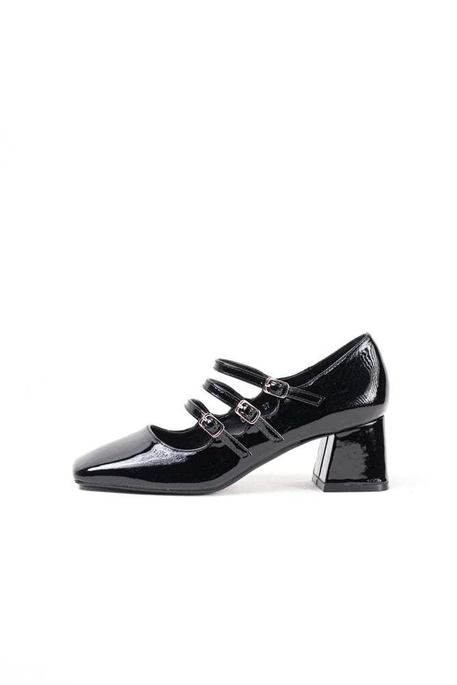 Zapatos de tacón rojo charol para mujer, triple hebilla, estilo audaz y elegante para eventos destacados