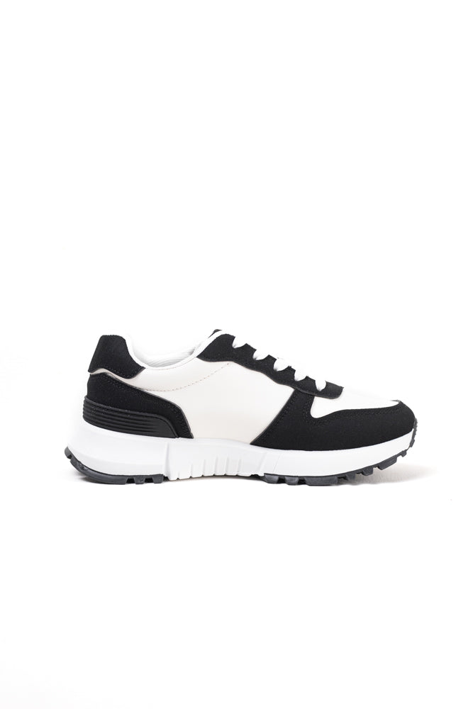 Zapatillas multitono para mujer con detalles en aqua, estilo vibrante y confort moderno para toda ocasión