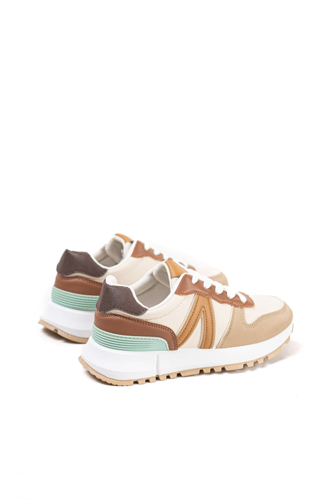 Zapatillas multitono para mujer con detalles en aqua, estilo vibrante y confort moderno para toda ocasión