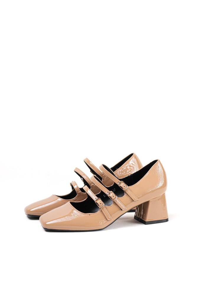 Zapatos de tacón rojo charol para mujer, triple hebilla, estilo audaz y elegante para eventos destacados