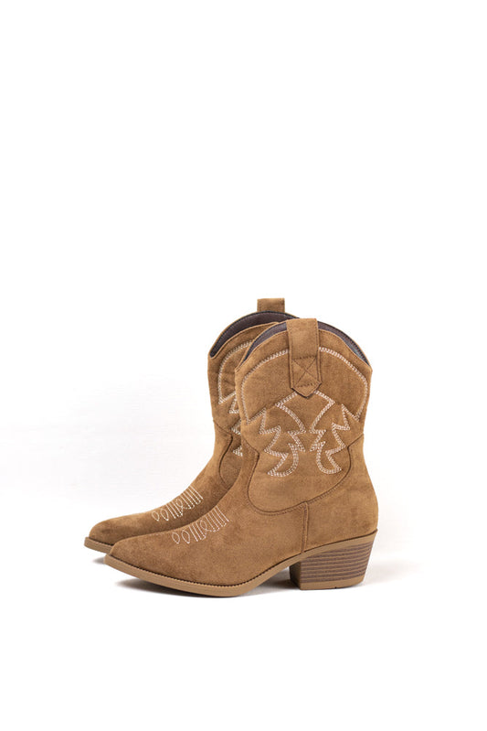 Botas Cowboy de gamuza beige para mujer, elegancia rústica con un toque de confort moderno