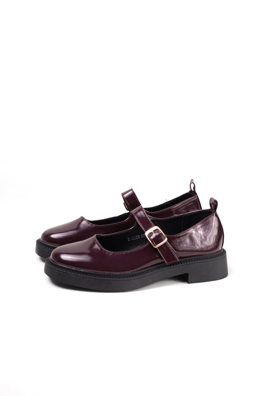 Zapatos Mary Jane para mujer en charol negro, elegancia atemporal con un toque de comodidad moderna