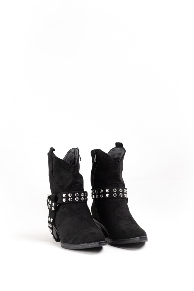 Botas Cowboy con detalles metálicos para mujer, refinamiento y audacia en cada paso