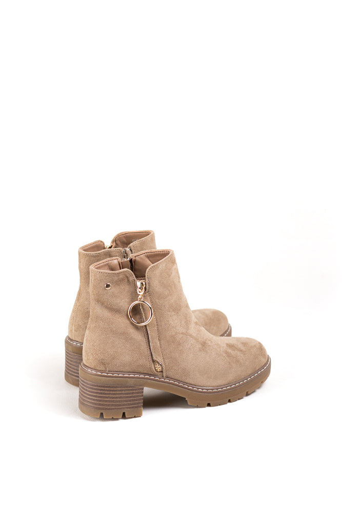 Botines de amuza beige para mujer, detalle de anillo para un toque sofisticado