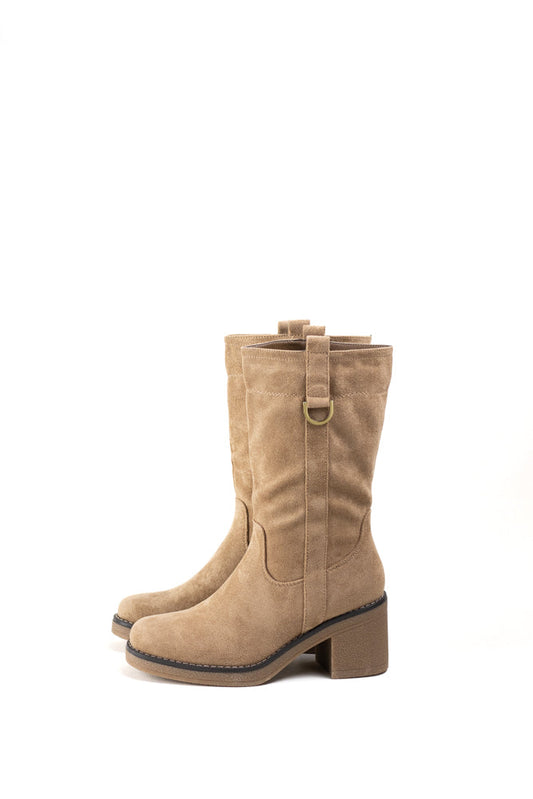 Botas de Gamuza Beige con Tacón Medio