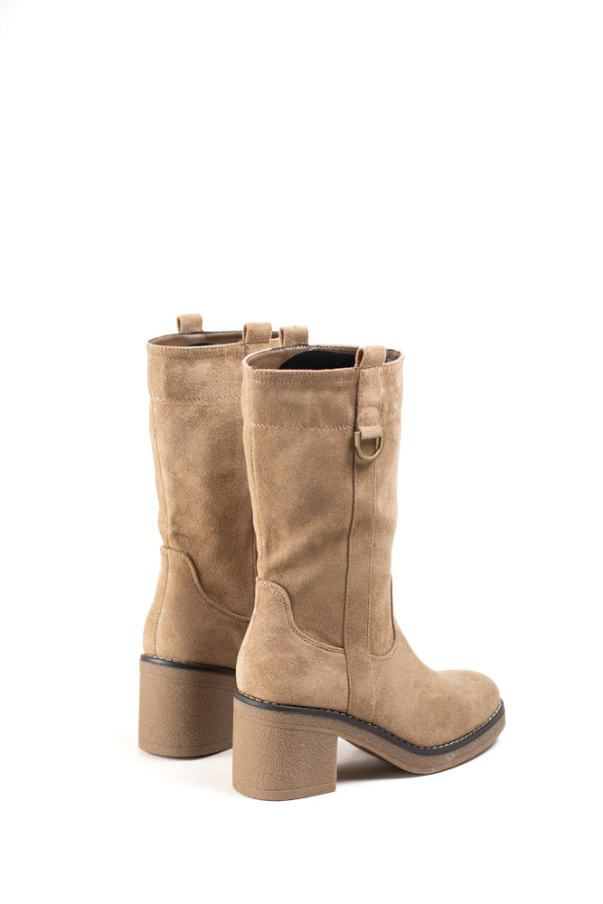 Botas de Gamuza Beige con Tacón Medio