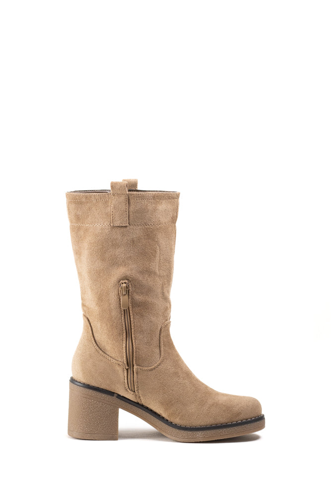 Botas de Gamuza Beige con Tacón Medio