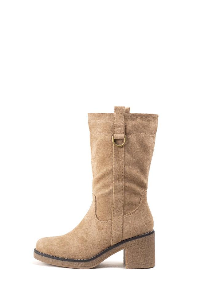 Botas de Gamuza Beige con Tacón Medio