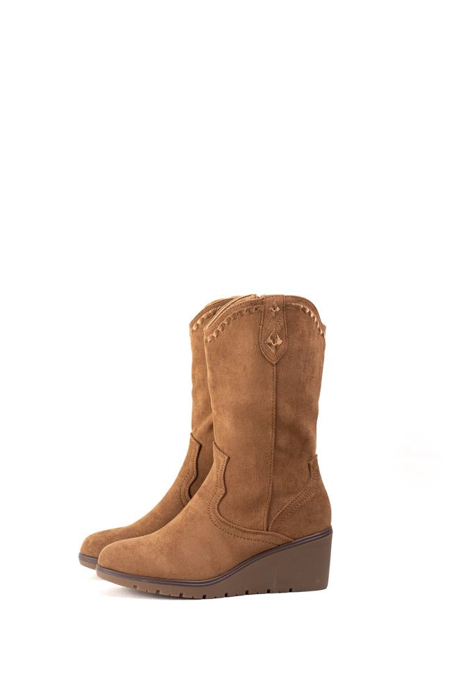 Botas Cowboy de mujer en tono beige suave con detalles bordados