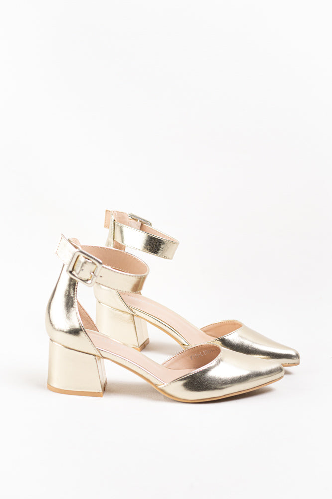 Tacones Dorados con Correa de Tobillo y Elegante Puntera