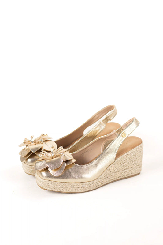 sandalias alpargatas de cunas con suela de esparto y detalle floral alpargatas color Doradas talla 36