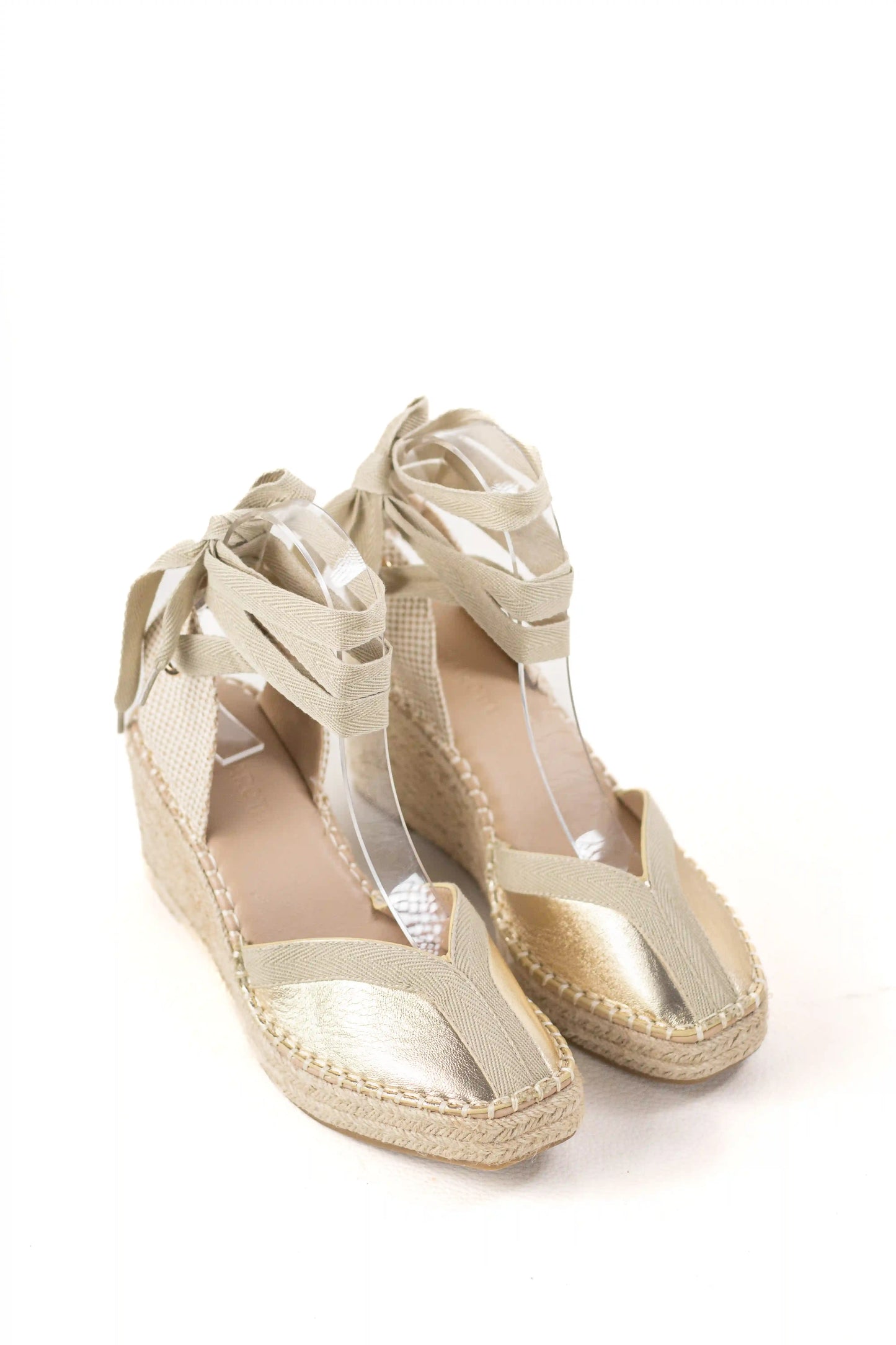 sandalias de cunas en yute suela antideslizante estilo alpargata y cintas al tobillo alpargatas color Doradas talla 41