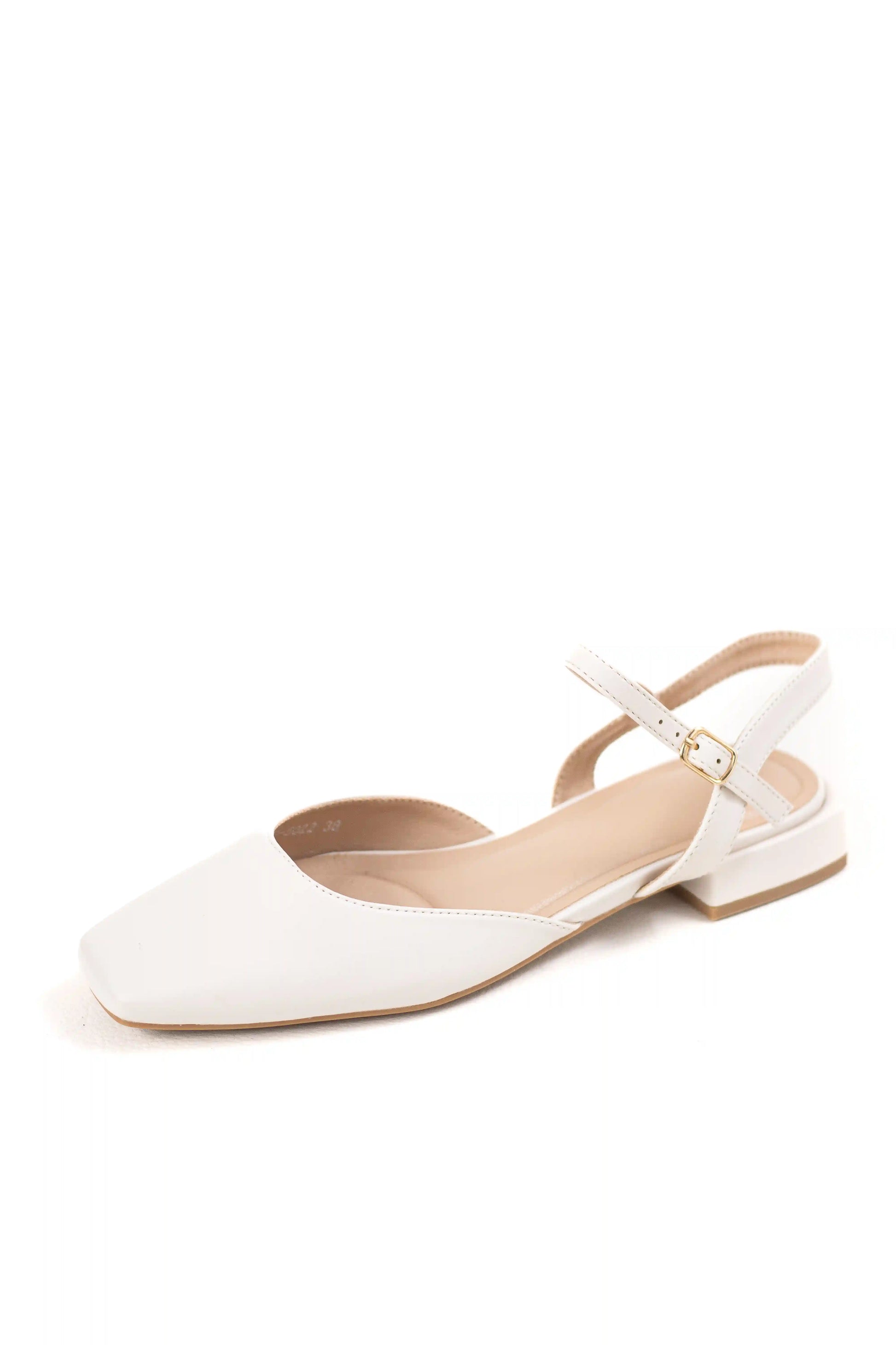 zapato de tacon bajo acabado metalizado puntera cerrada y pulsera ajustable sandalias color Blancas talla 41