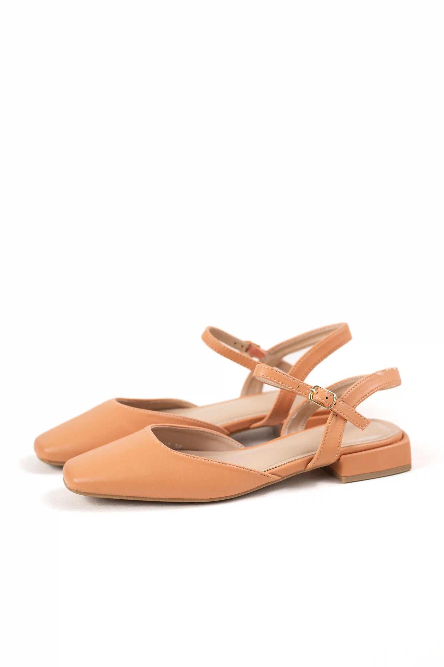 zapato de tacon bajo acabado metalizado puntera cerrada y pulsera ajustable sandalias color Naranja talla 36