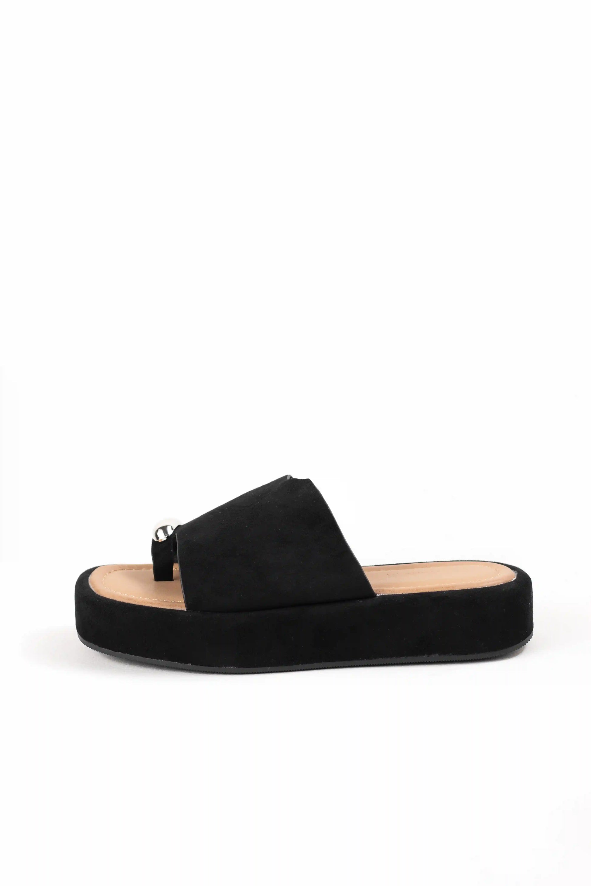 sandalias platafotma con suela acolchada estilo minimalista y detalle metalico color Negro talla 39