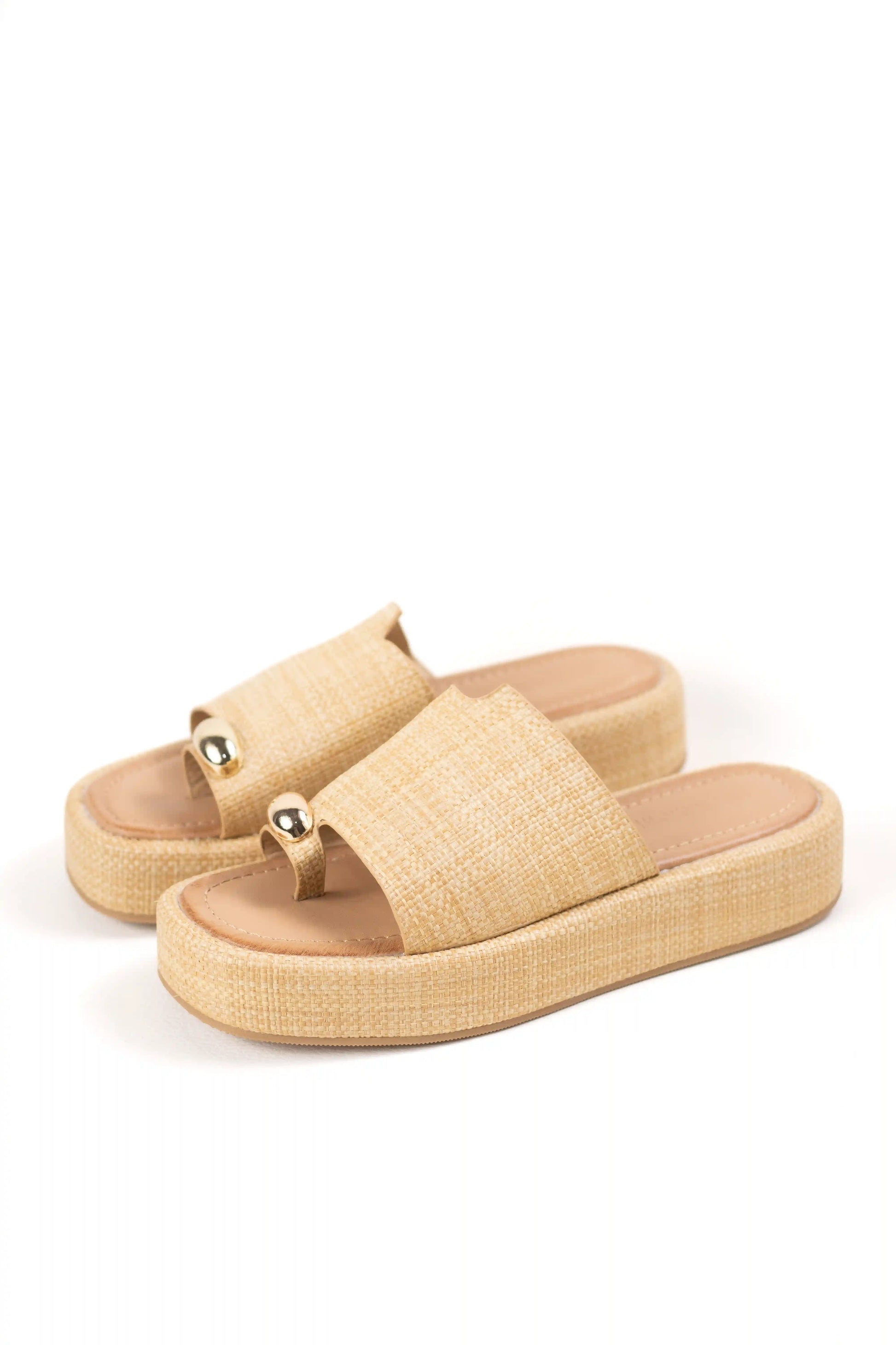 sandalias platafotma con suela acolchada estilo minimalista y detalle metalico color Negro talla 40