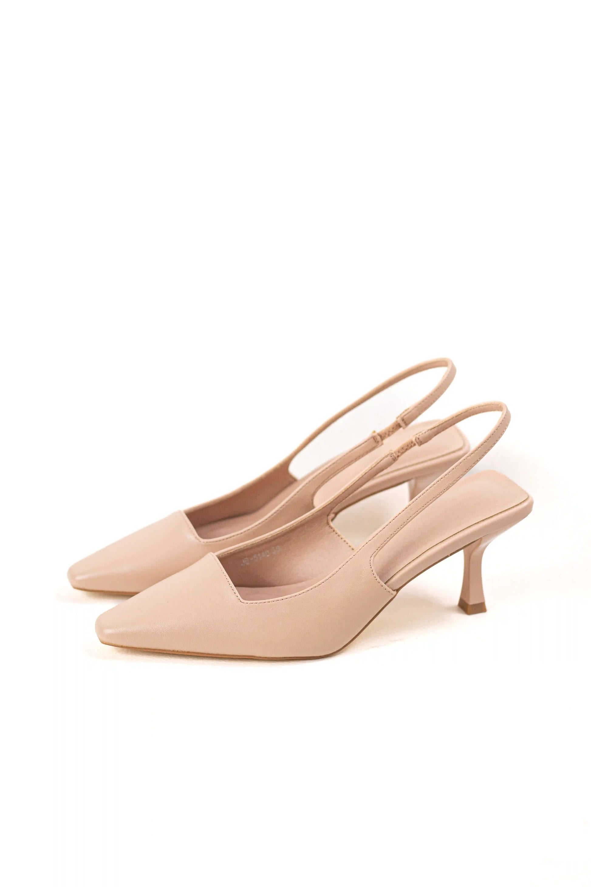 zapato destalonado con tacon alto y punta afilada elegante y comodo color Nude talla 36