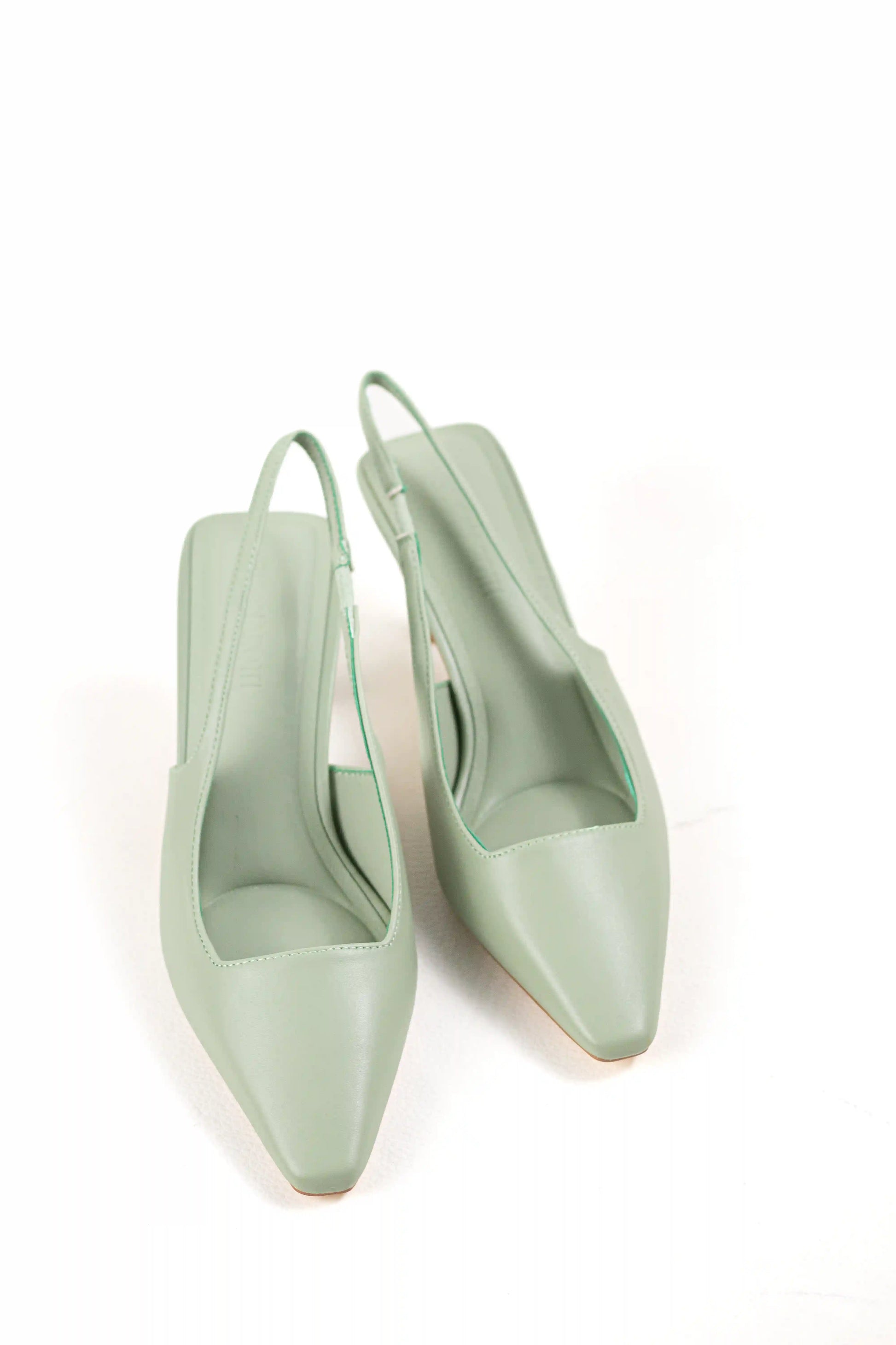 zapato destalonado con tacon alto y punta afilada elegante y comodo color Verde talla 36