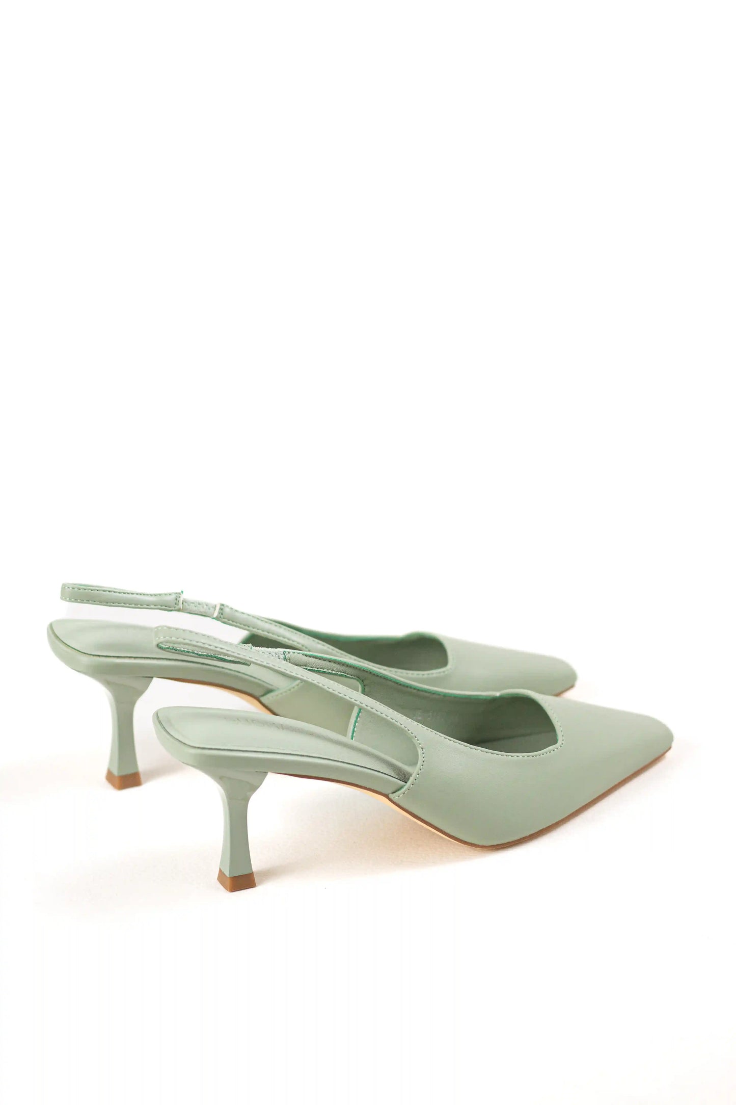 zapato destalonado con tacon alto y punta afilada elegante y comodo color Verde talla 37