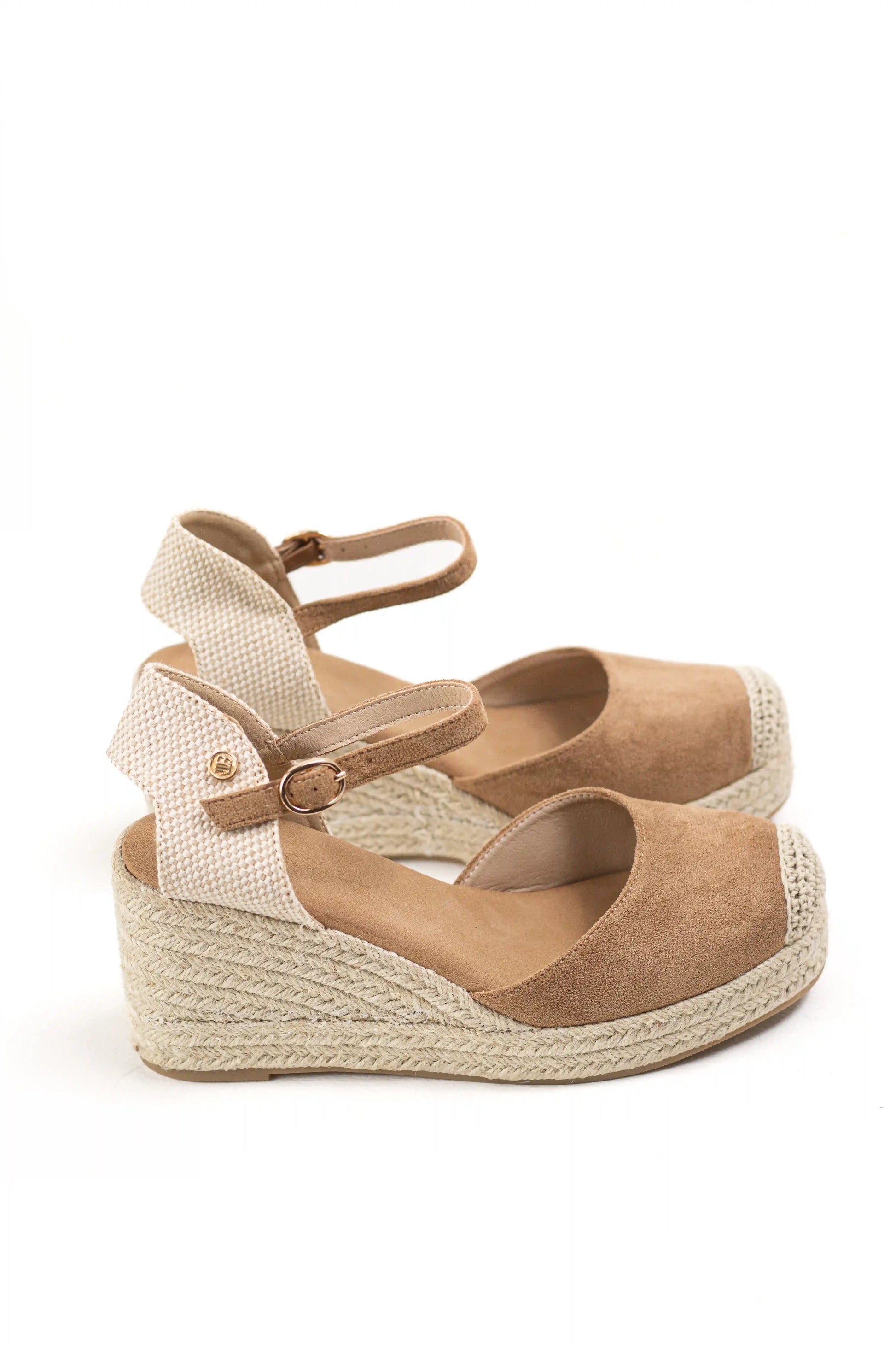 alpargatas doradas mujer de cunas altas de esparto con plataforma ligera con plantillas acolchadas color Camel talla 39