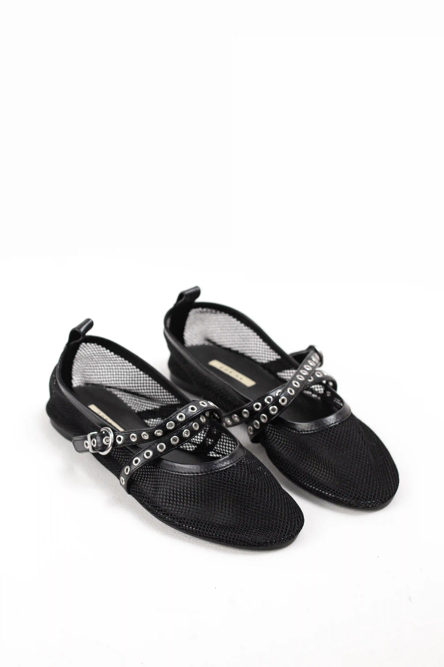 bailarinas de malla transpirable con tiras cruzadas y tachuelas color Negro talla 36