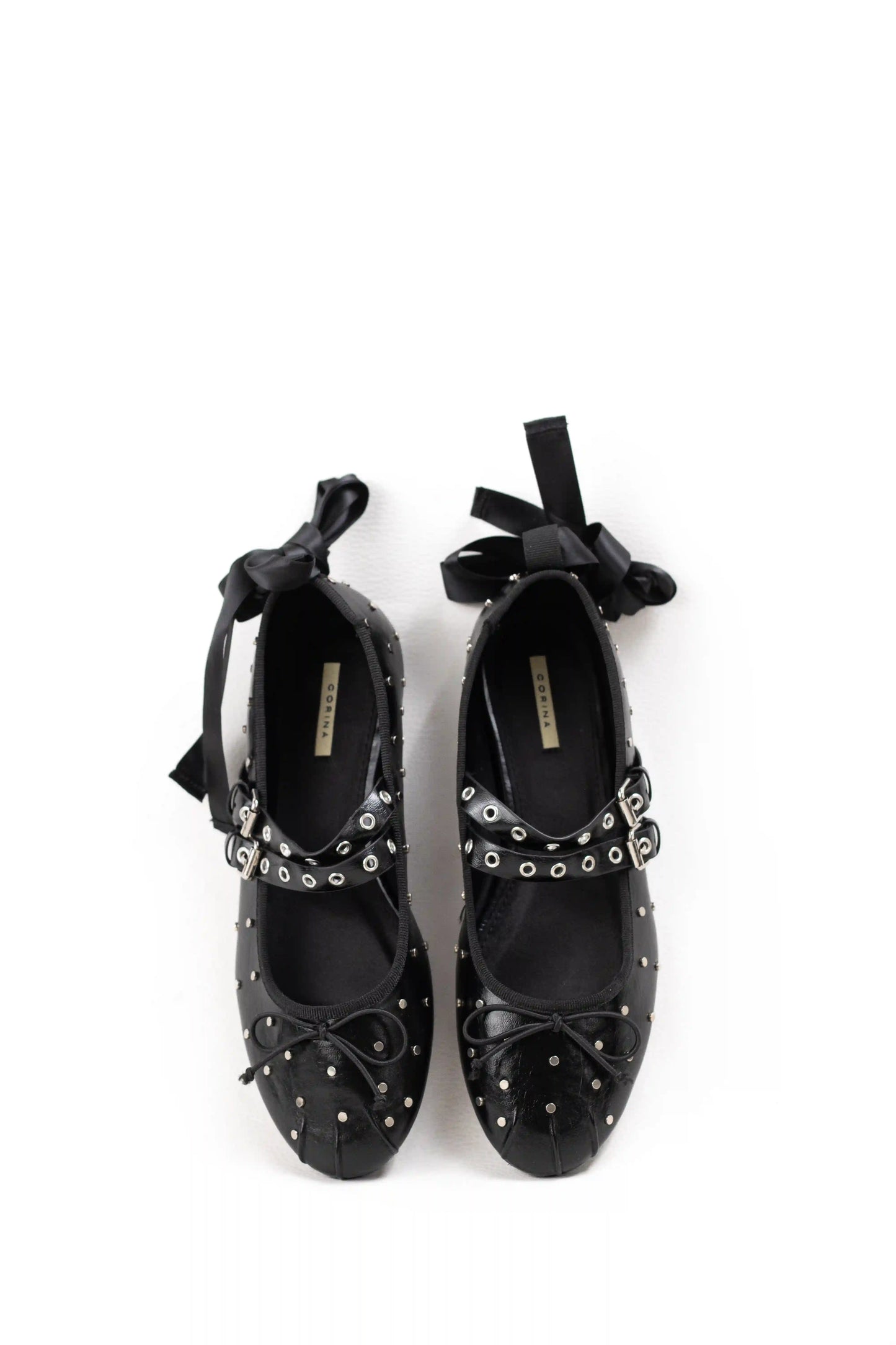 bailarina negra con tachuelas doble hebilla y cintas al tobillo corina color Negro talla 39