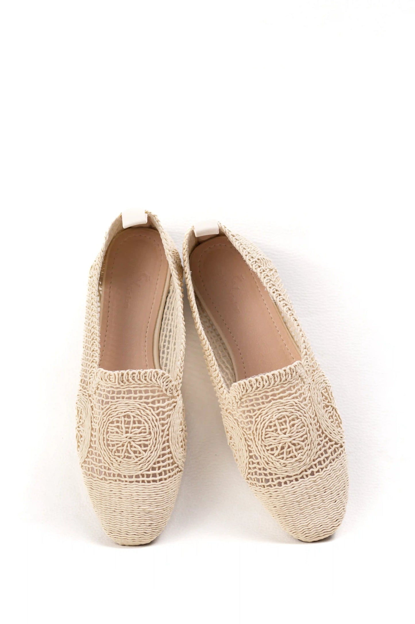 mocasines de malla calada con diseno artesanal y suela plana color Beige talla 37