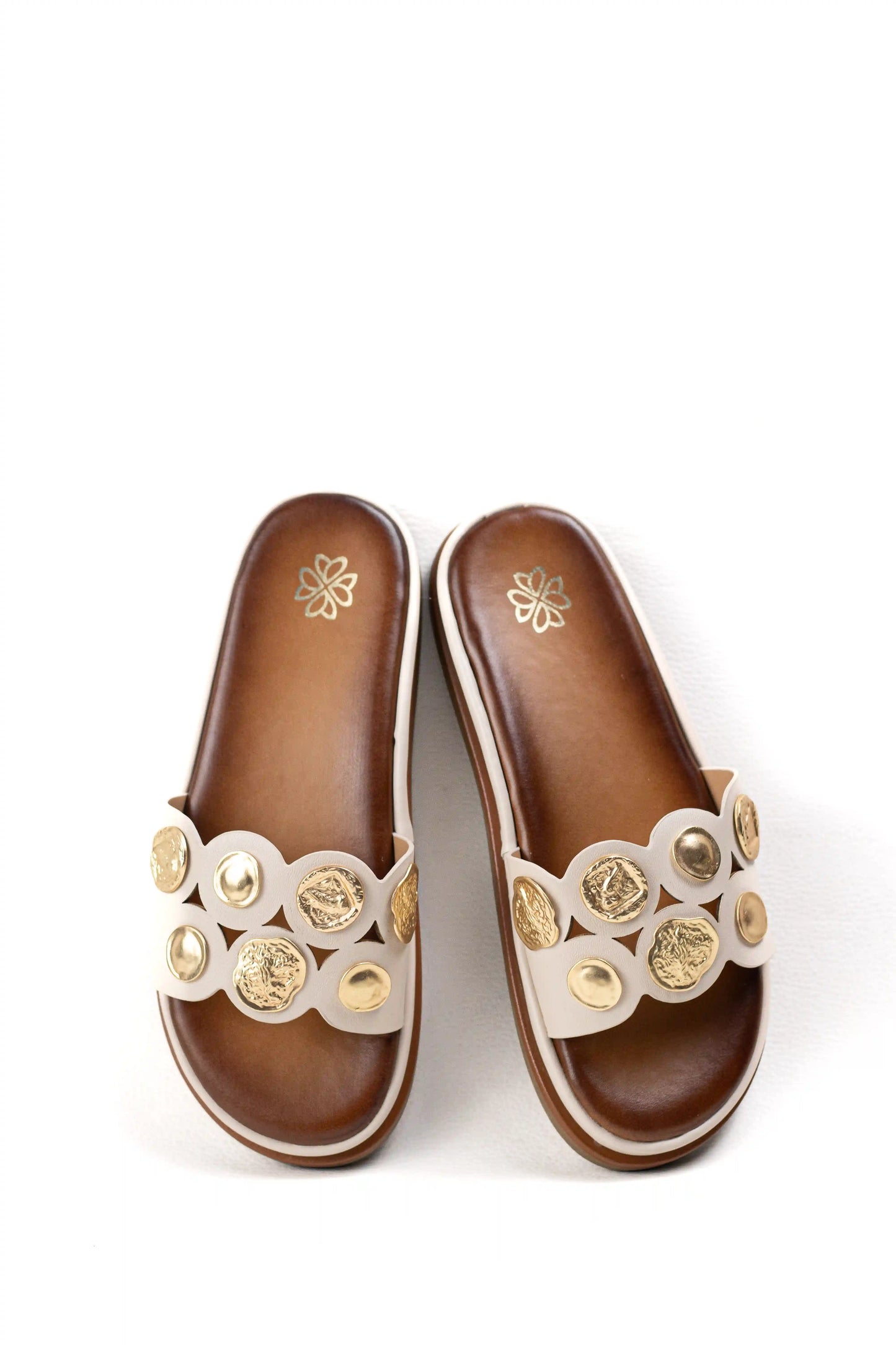 sandalias planas con detalles dorados y diseno elegante color Beige talla 37