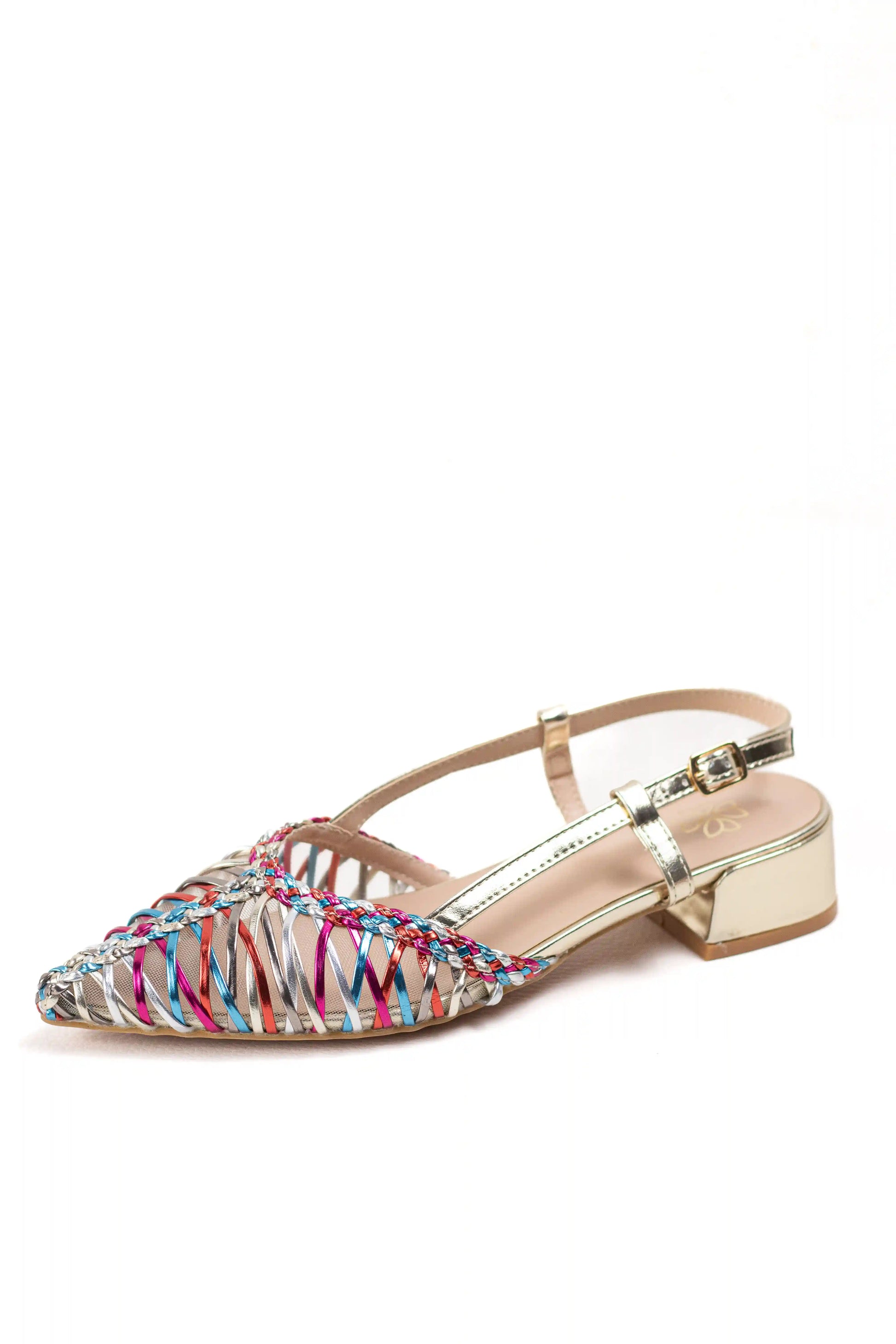 zapatos destalonados con tiras entrelazadas y tacon metalizado color Champam talla 38