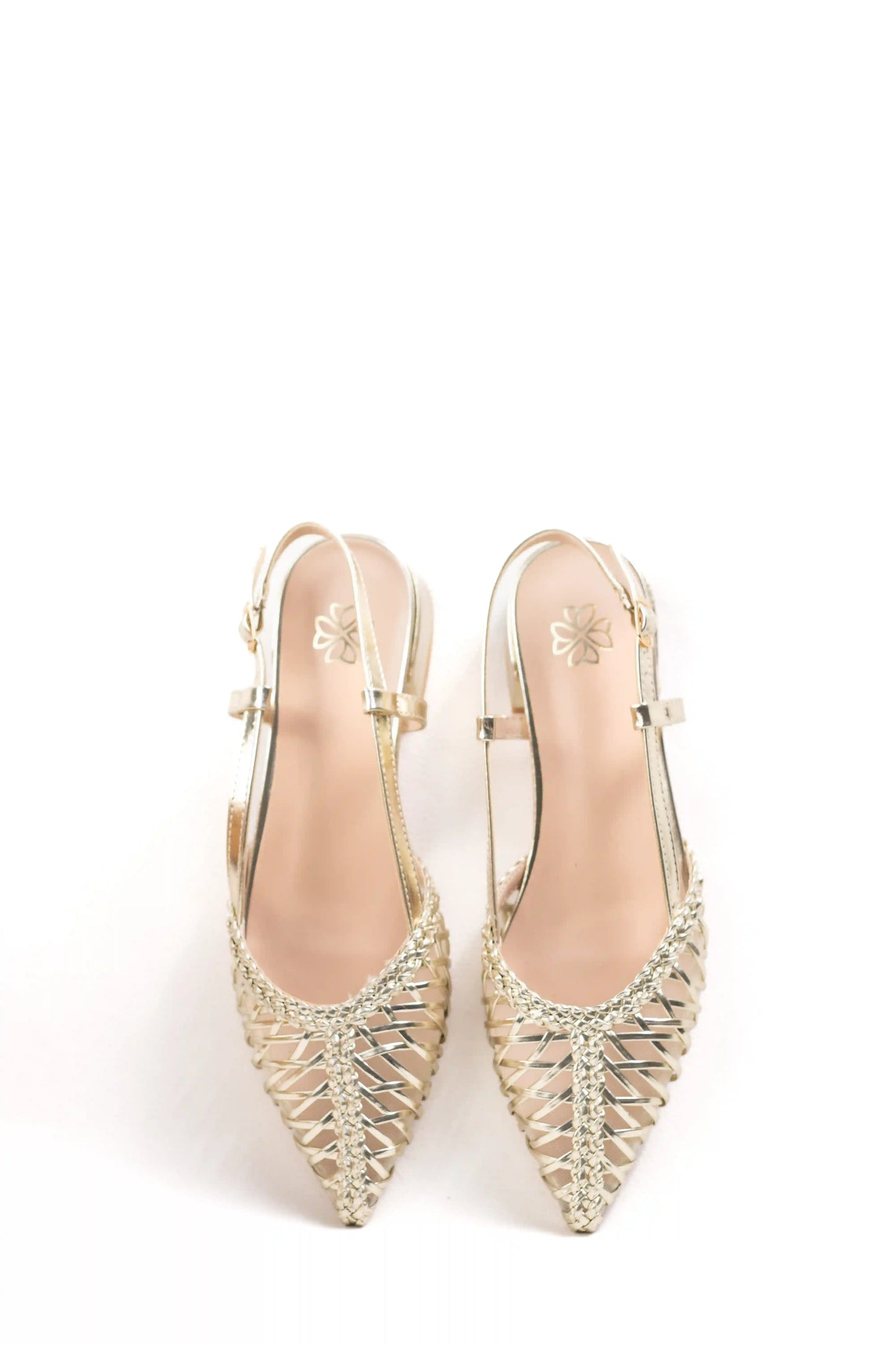 zapatos destalonados con tiras entrelazadas y tacon metalizado color Dorado talla 38