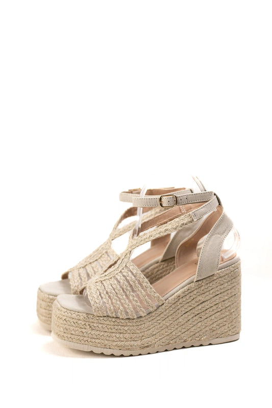 sandalias de cunas de esparto con plataforma y pulsera ajustable color Doradas talla 41