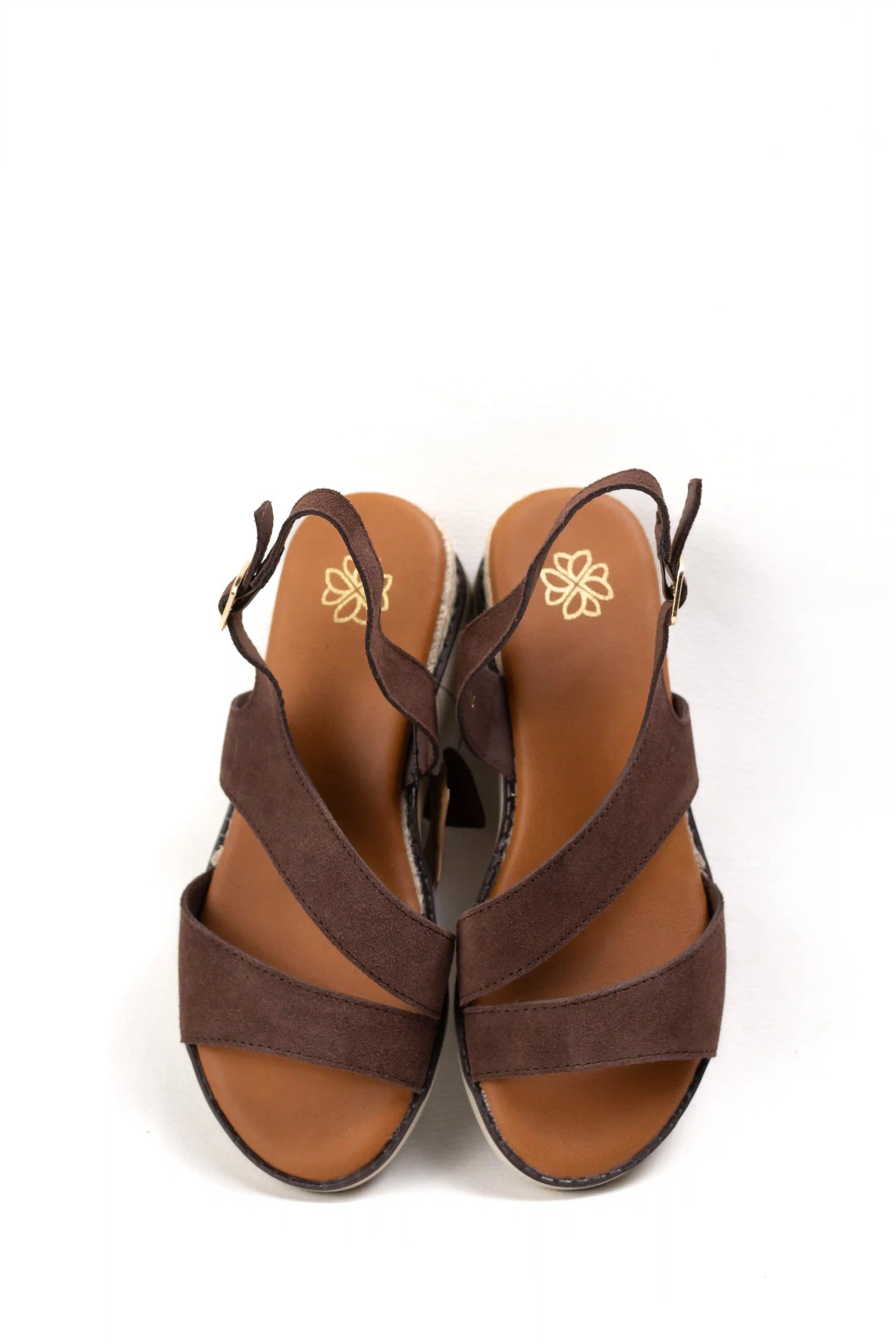 sandalias de piel con cuna y tiras cruzadas suela antideslizante y hebilla ajustable color Marrón talla 40