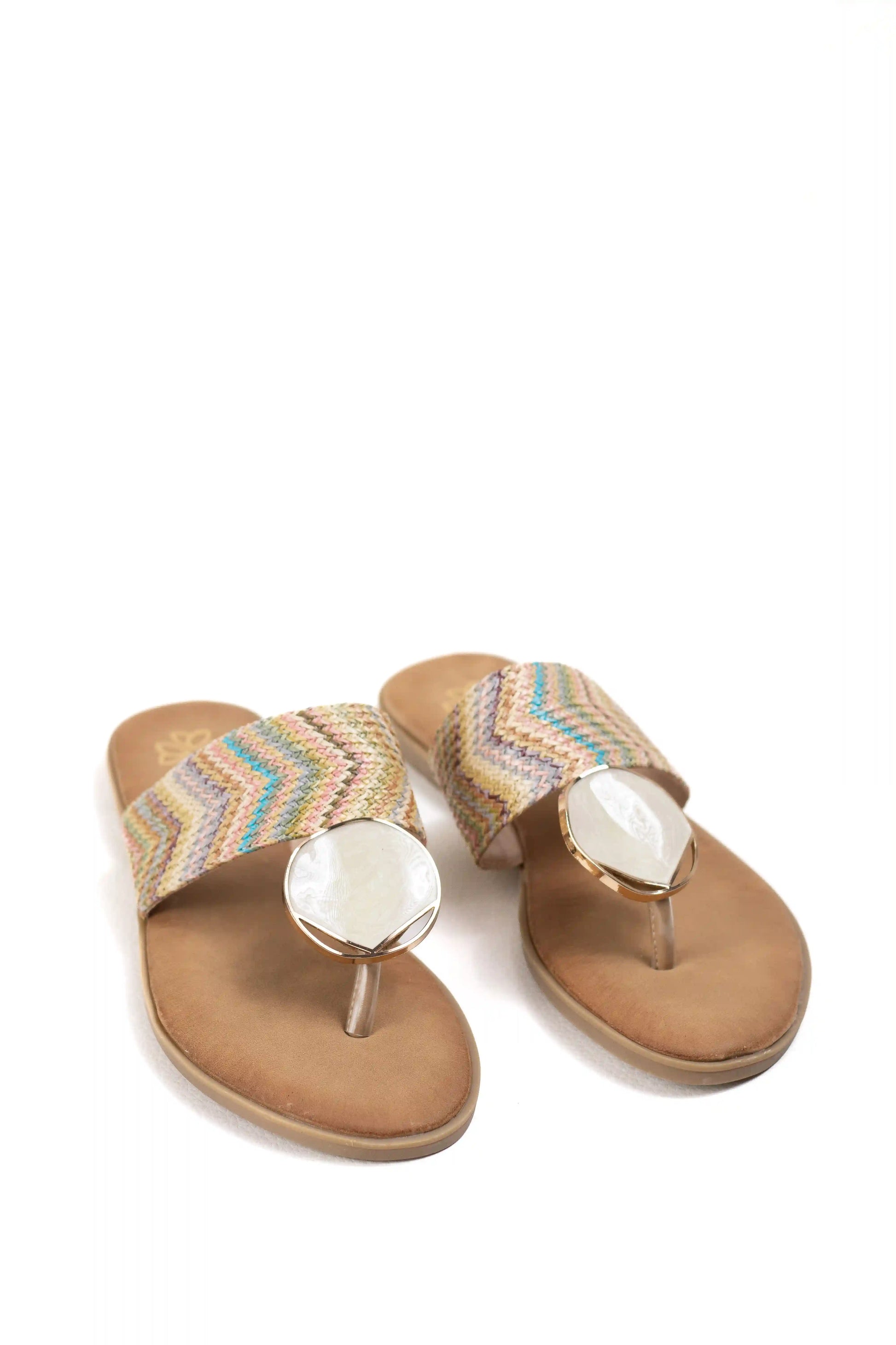 sandalias planas estilo boho con detalles de nacar y tejido multicolor color Rosa talla 38
