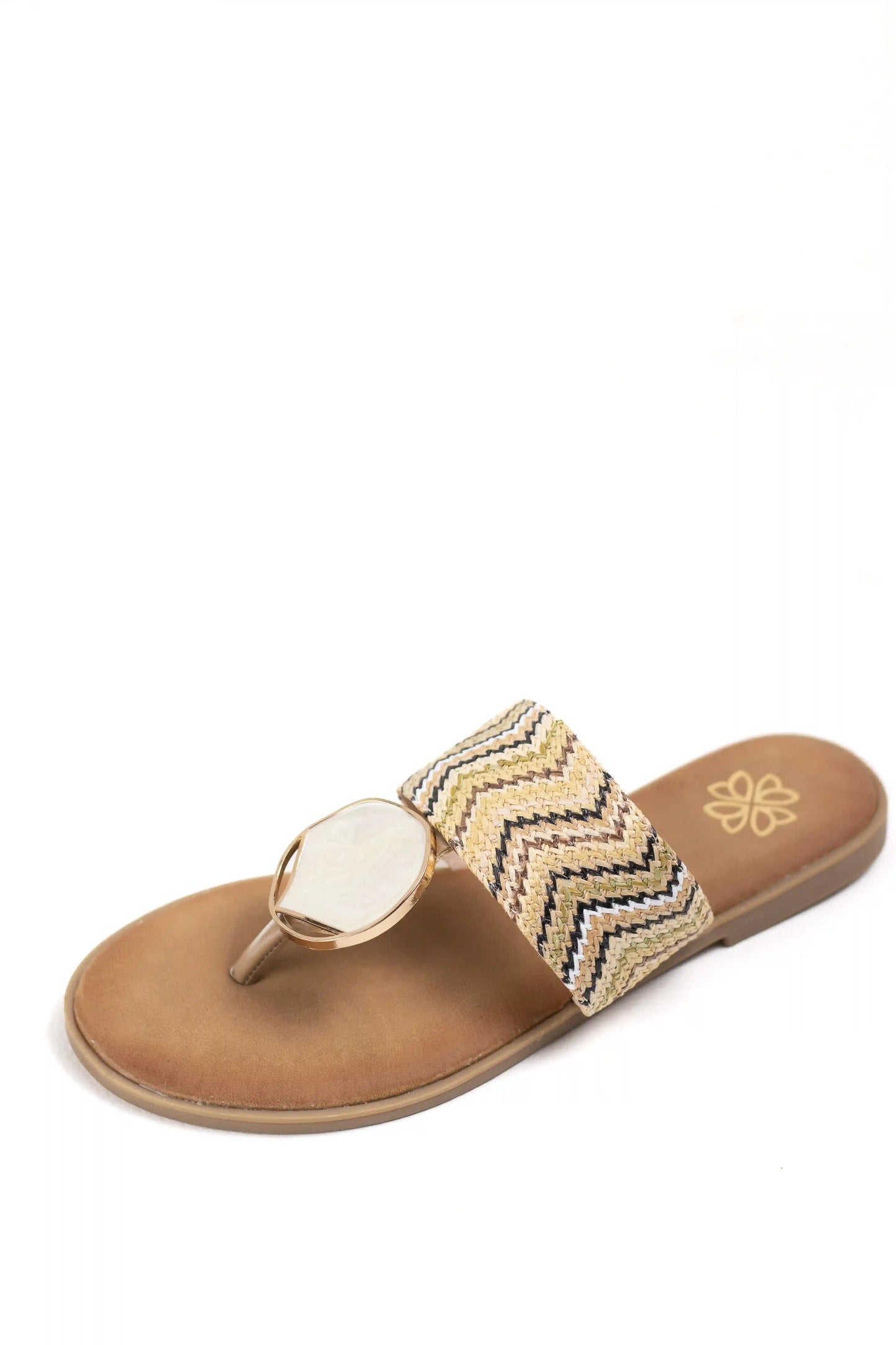 sandalias planas estilo boho con detalles de nacar y tejido multicolor color Apricot talla 39
