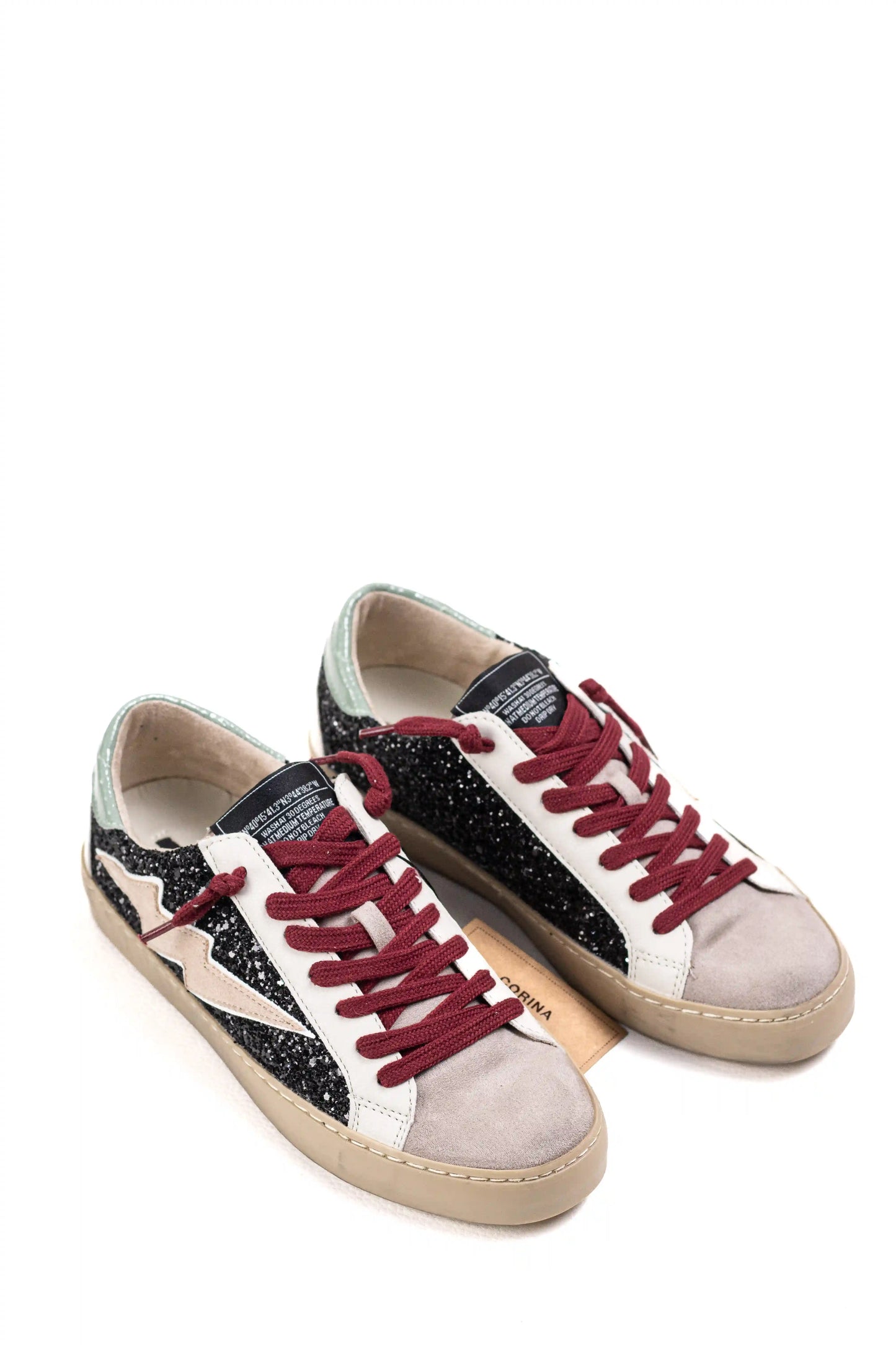 Zapatillas mujer casual urbanas con glitter, detalle rayo lateral y suela de goma cómoda para looks modernos Corina