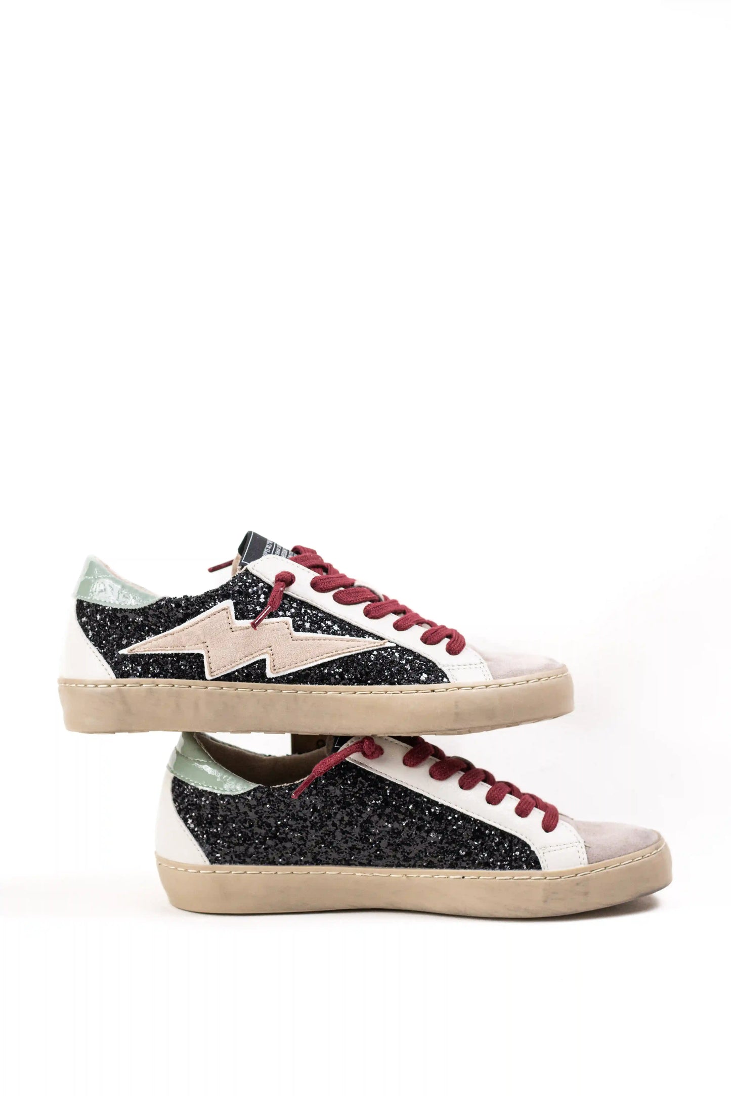 Zapatillas mujer casual urbanas con glitter, detalle rayo lateral y suela de goma cómoda para looks modernos Corina