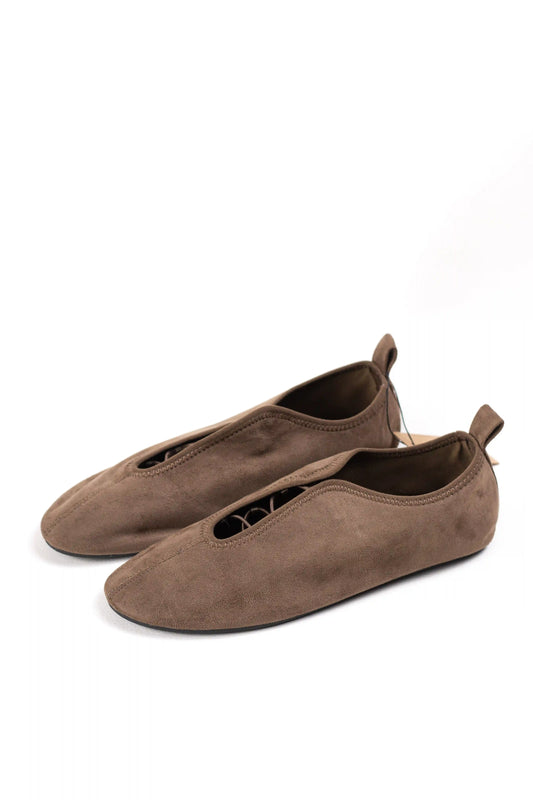 Bailarinas con escote en lágrima, suela plana flexible y diseño minimalista elegante