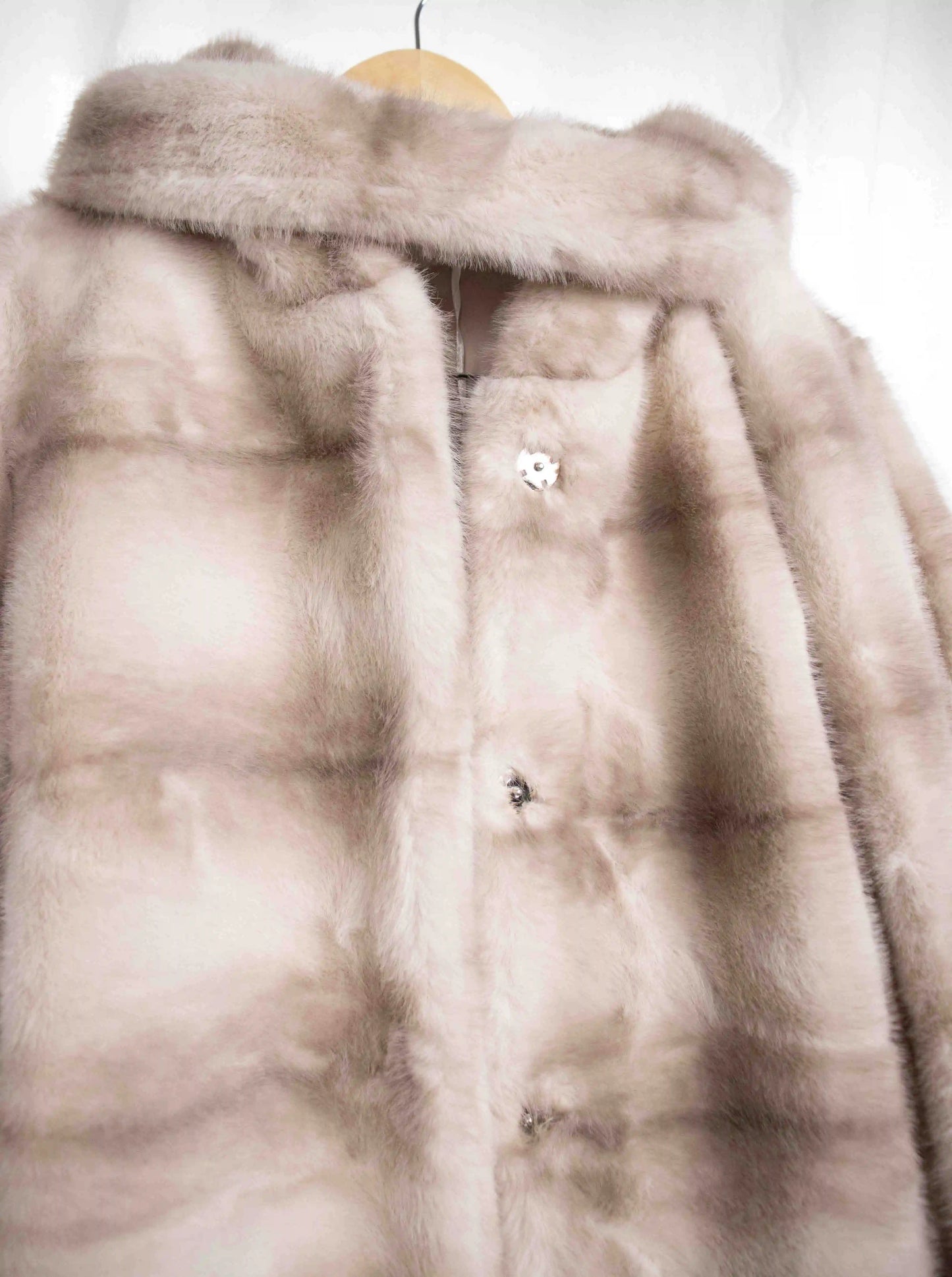 Abrigo de pelo sintético con cinturón y diseño elegante para invierno