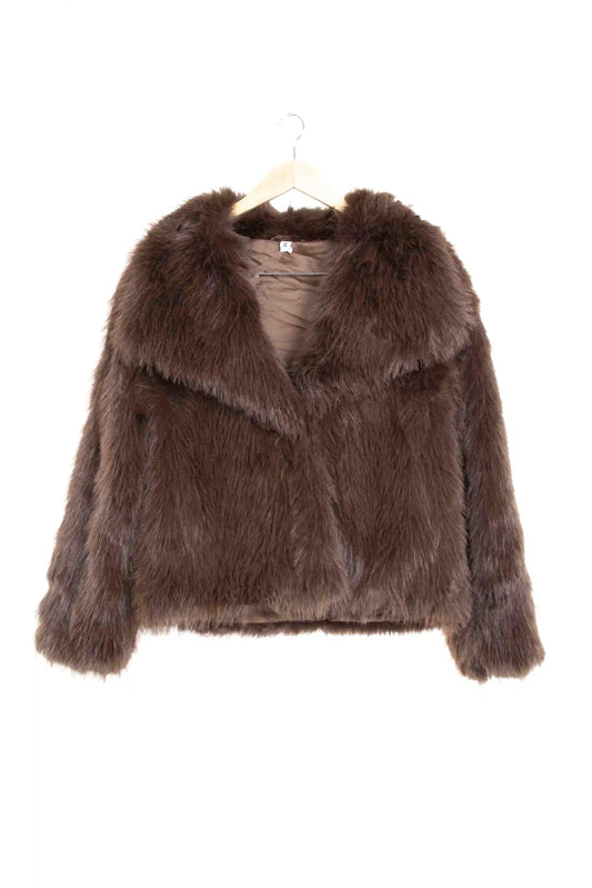 Chaqueta de pelo sintético con corte recto y estilo elegante