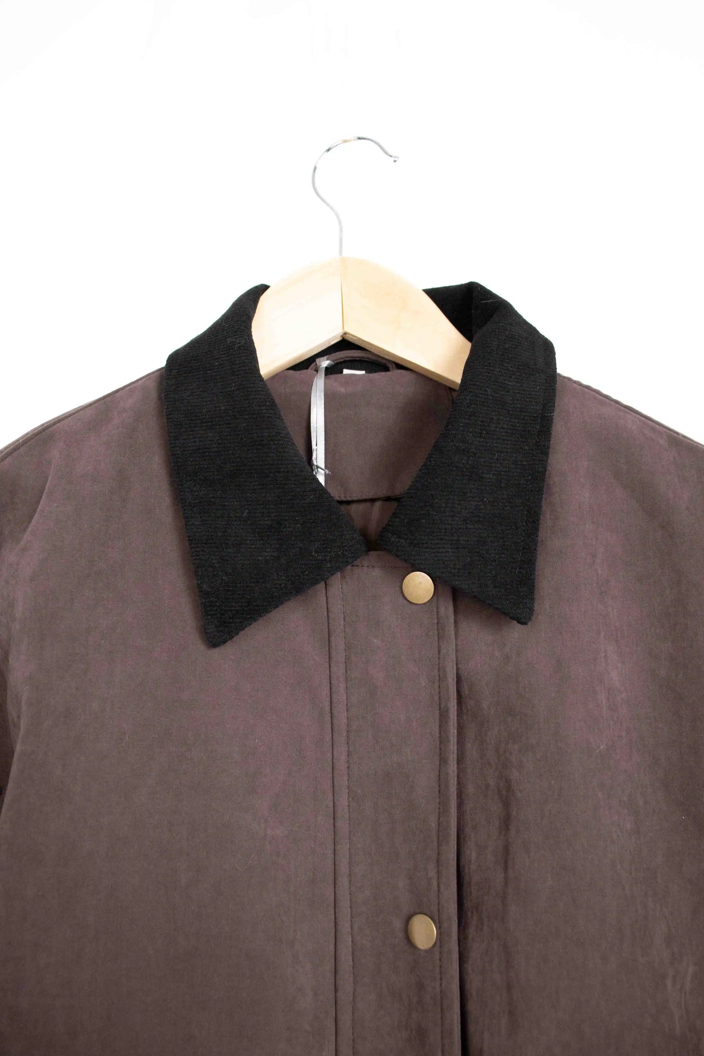 chaqueta corta estilo workwear con cuello contrastado Gris oscuro S