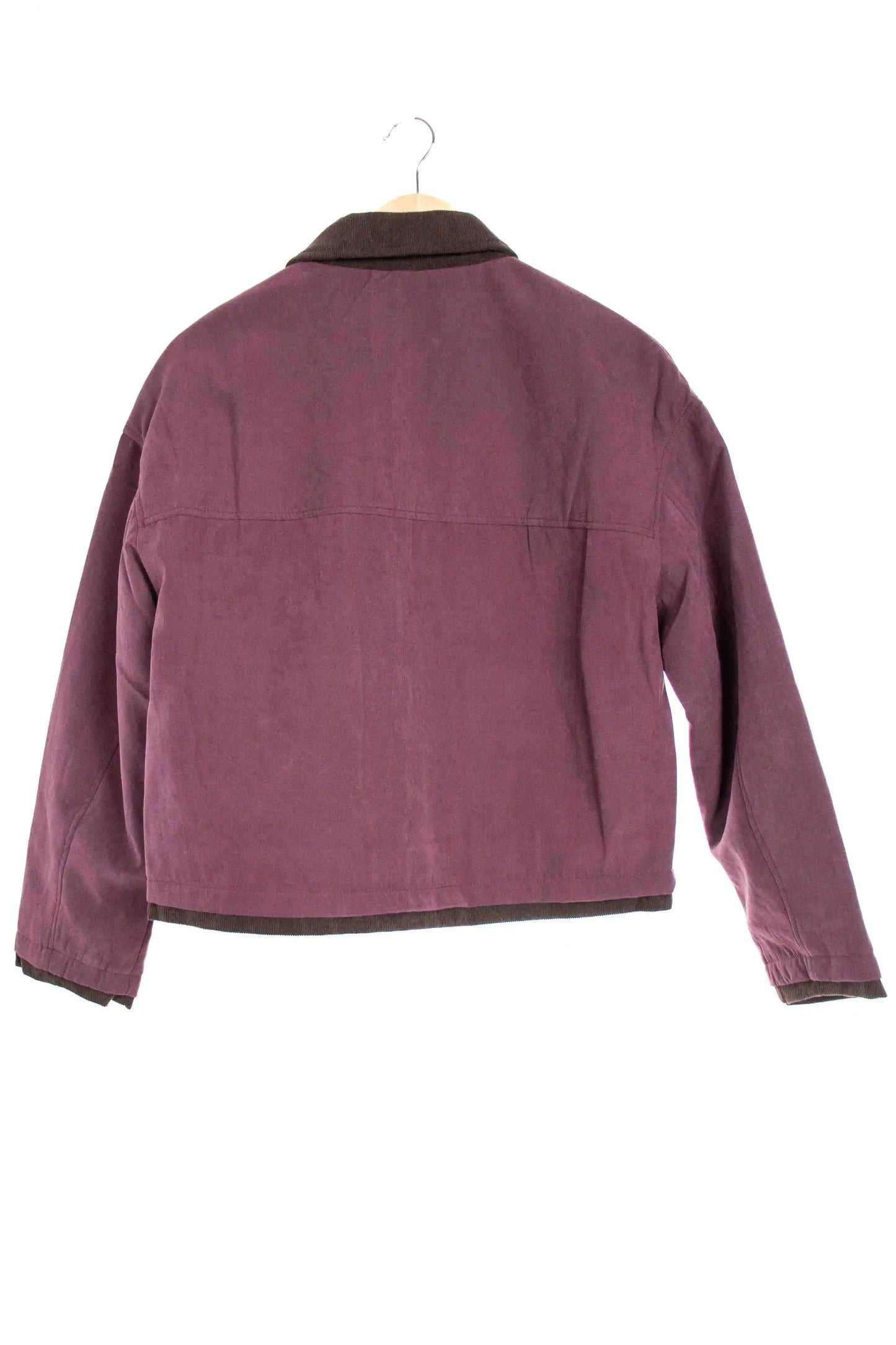 Chaqueta corta estilo workwear con cuello contrastado