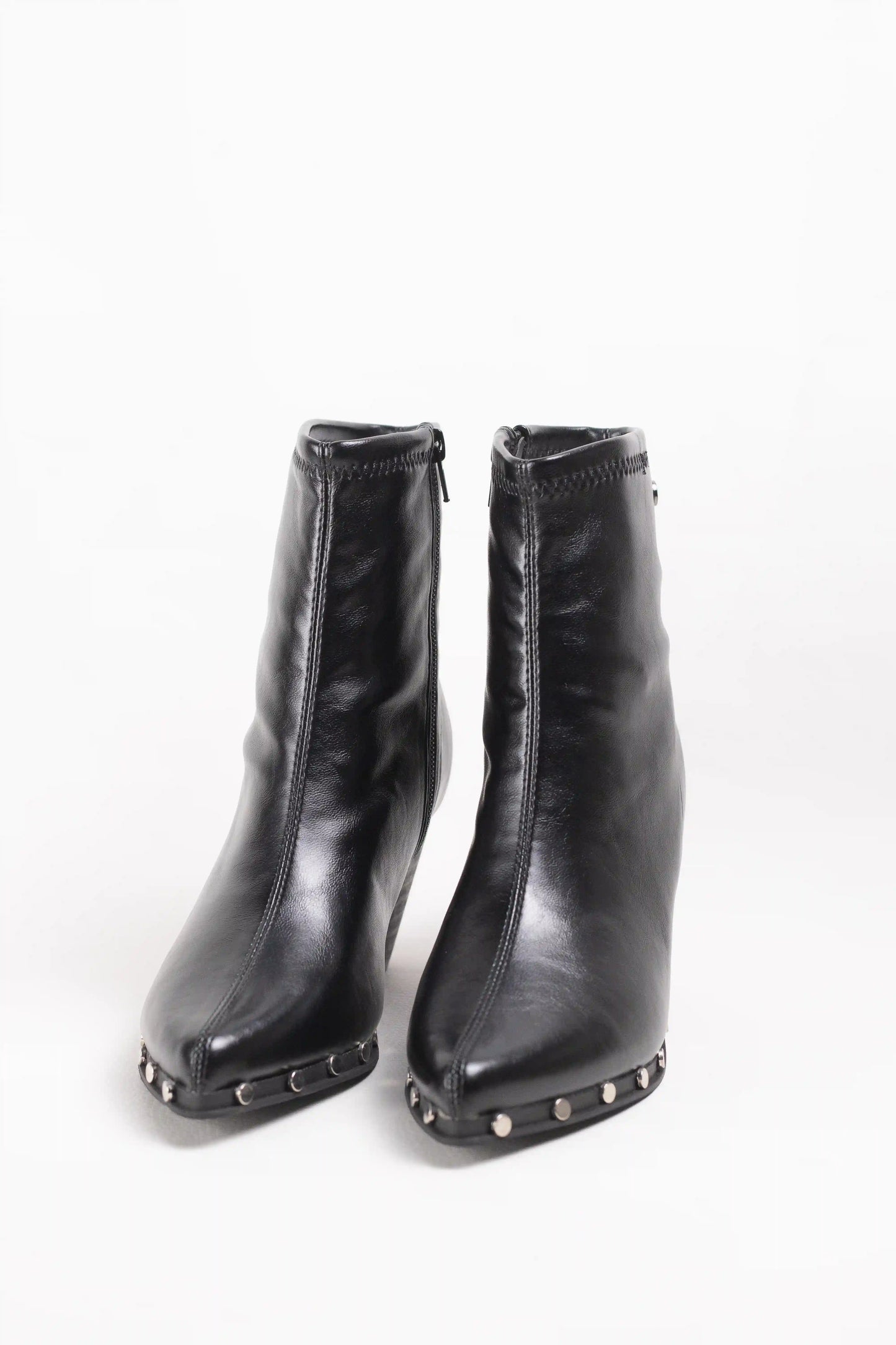 Botines cowboy mujer con tacón medio y tachuelas metálicas en piel sintética