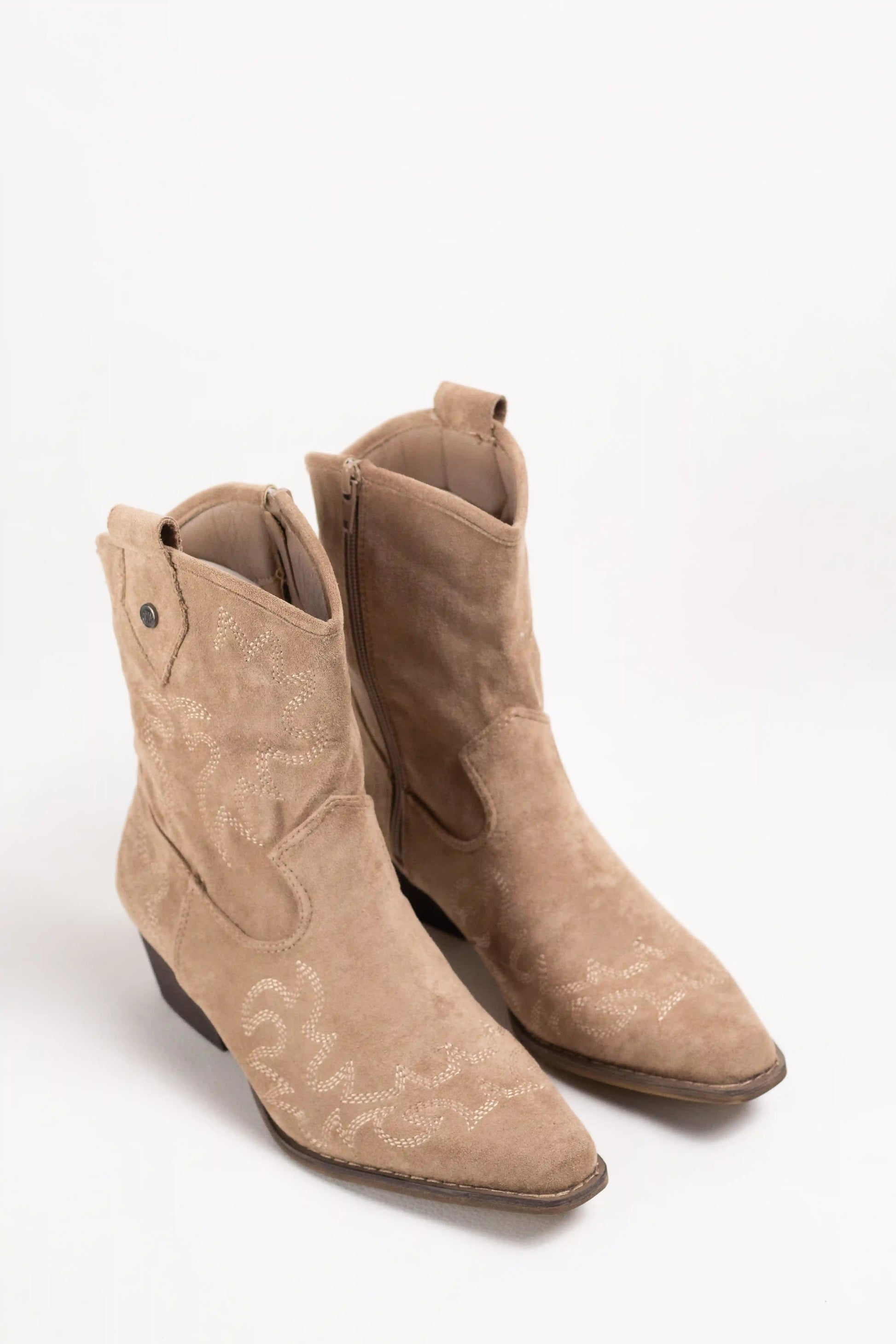 botines cowboy de serraje con bordados y tacon cubano Beige 39