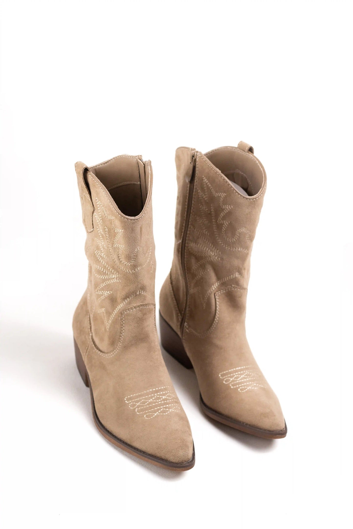 botines cowboy con bordados estilo western y tacon cubano Khaki 39