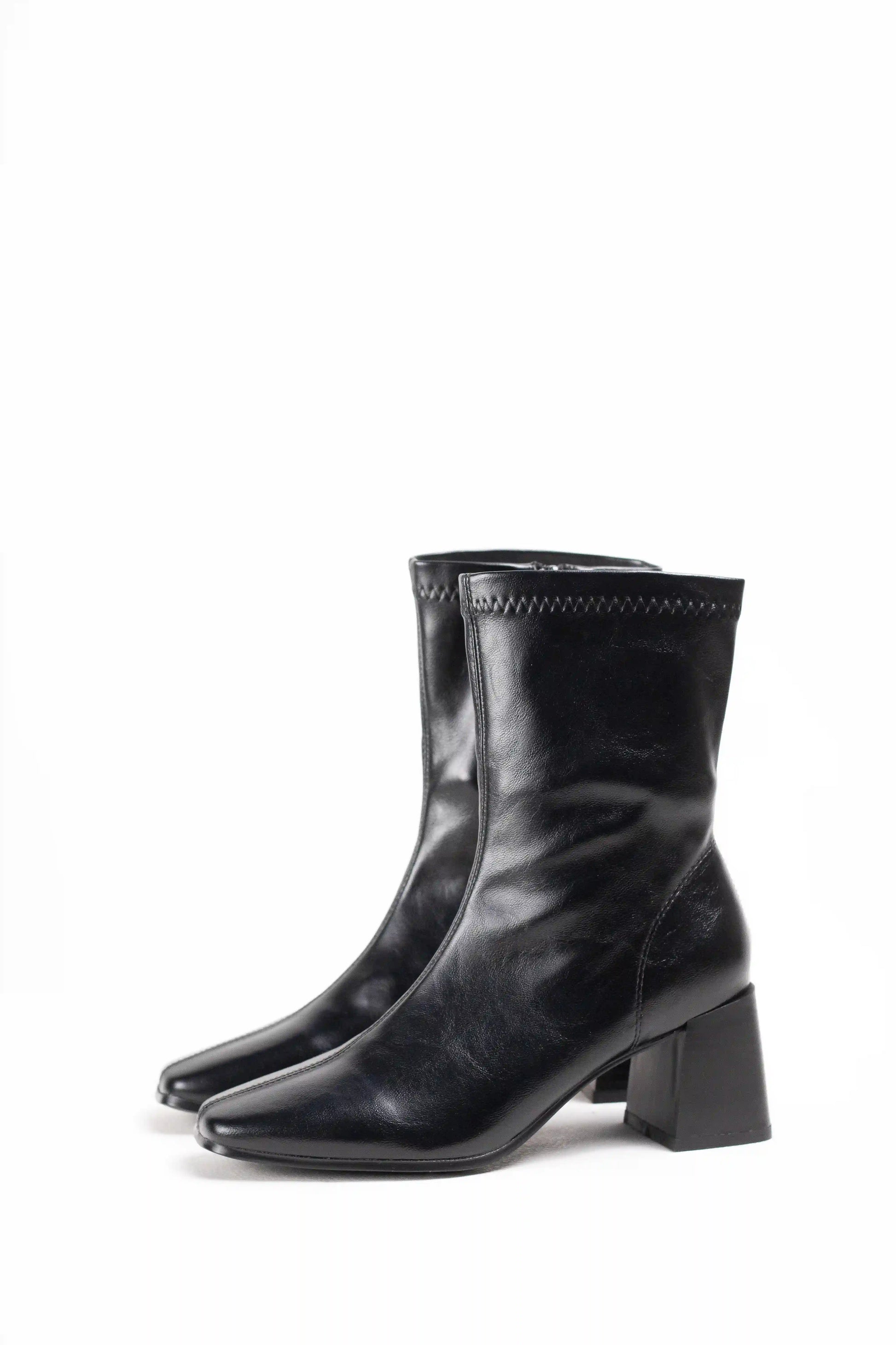 botines de piel sintetica con cana media punta fina y tacon ancho estable marron-2 41