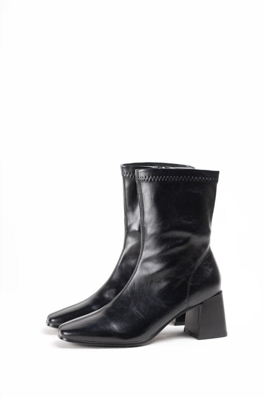 botines de piel sintetica con cana media punta fina y tacon ancho estable marron-2 41