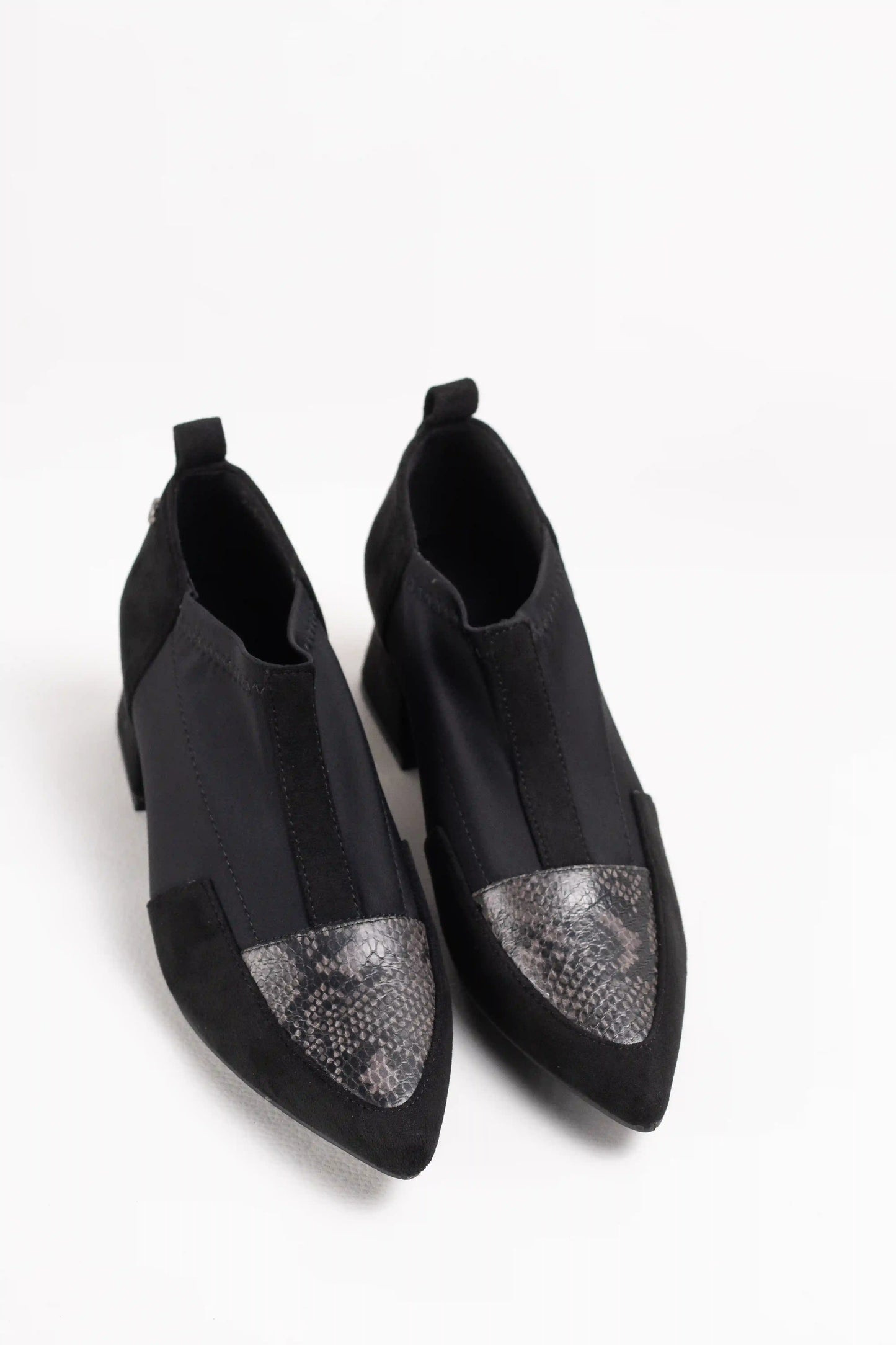 Botines de Tacón Medio con Contraste de Texturas y Punta Afilada